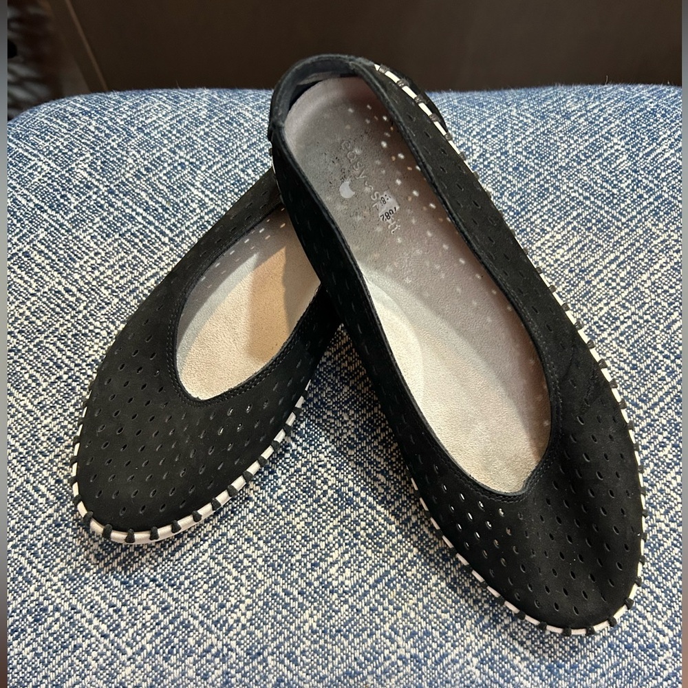 EASY SPIRIT Women’s Gently Worn  Black Suede-like Slip-On Shoes Size 8M So Comfy